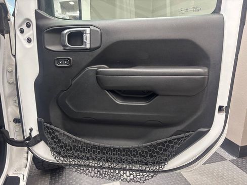 Used 2018 Jeep Wrangler Unlimited Sport S AWD/4WD image 24