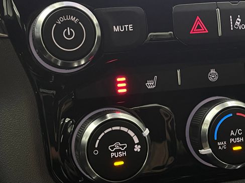 Used 2025 RAM 1500 Big Horn AWD/4WD image 5
