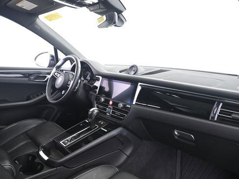 Certified 2023 Porsche Macan Turbo AWD/4WD image 22