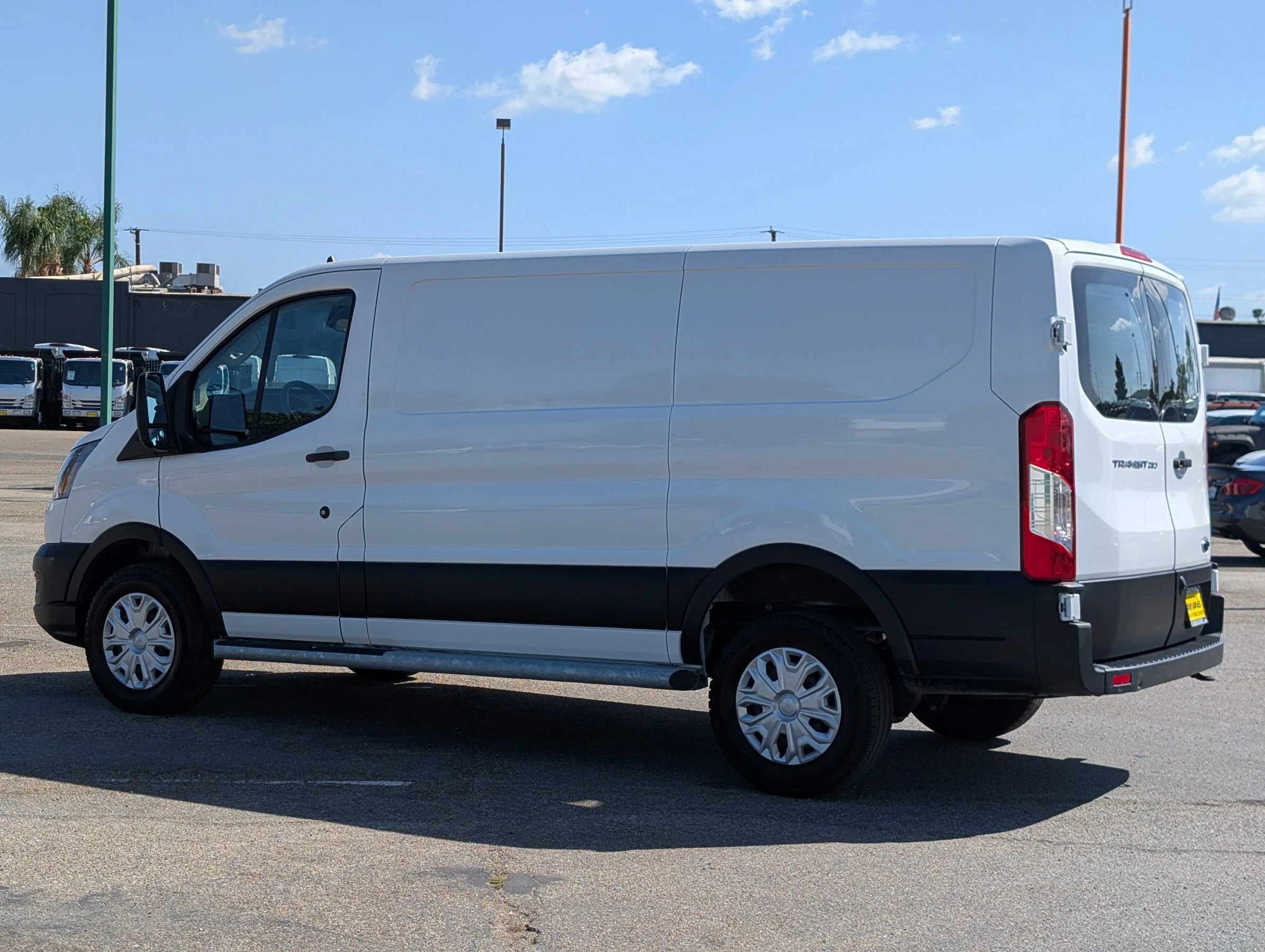 Used 2025 Ford Transit 250 Low Roof w/ Exterior Upgrade Package RWD image 5
