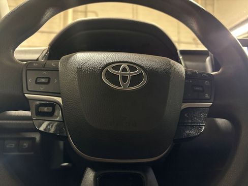 Used 2025 Toyota Camry LE FWD image 27