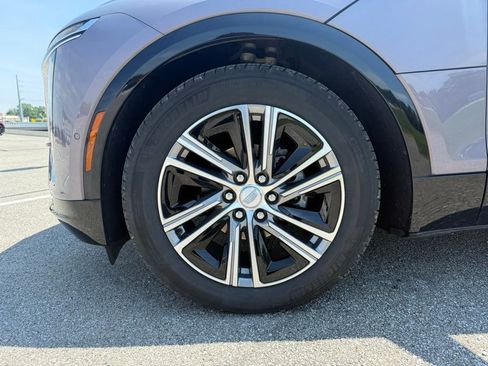 Certified 2024 Cadillac Lyriq Luxury AWD/4WD image 14