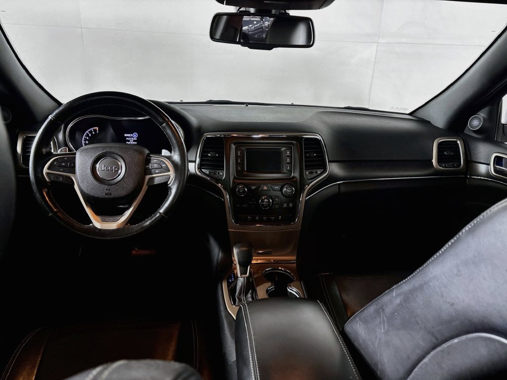 Used 2016 Jeep Grand Cherokee Limited AWD/4WD image 12