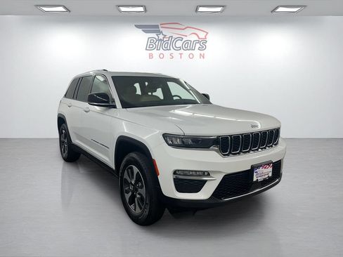 Used 2022 Jeep Grand Cherokee Limited 4xe AWD/4WD image 3
