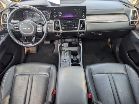Used 2023 Kia Sorento S w/ Panoramic Sunroof Package AWD/4WD image 5