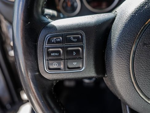 Used 2017 Jeep Wrangler Unlimited Sahara image 16