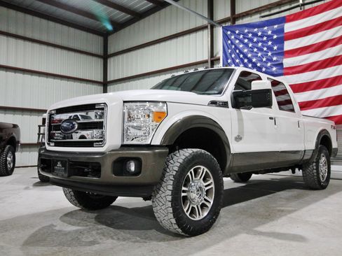 Used 2016 Ford F250 King Ranch w/ FX4 Off-Road Package image 3