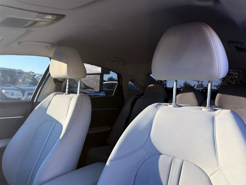 Used 2023 Hyundai Sonata SE FWD image 19