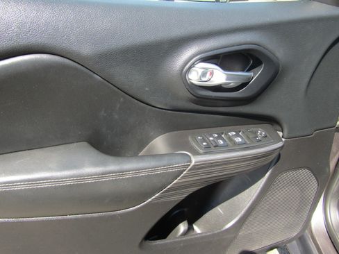 Used 2015 Jeep Cherokee Limited AWD/4WD image 22