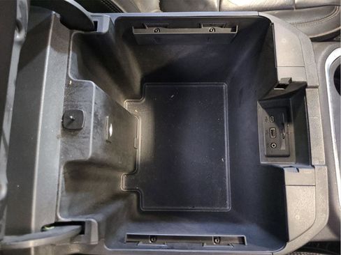 Used 2019 Chevrolet Silverado 1500 High Country image 18