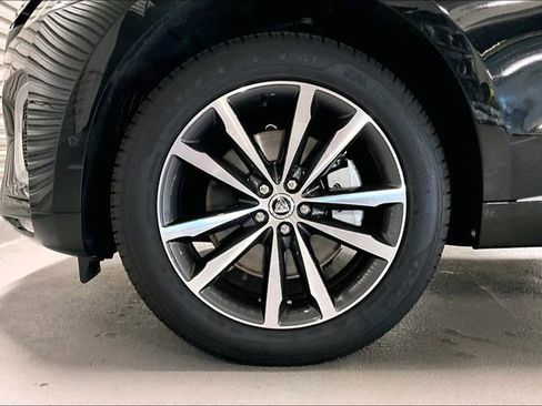 Certified 2025 Jaguar F-PACE R-Dynamic S image 8