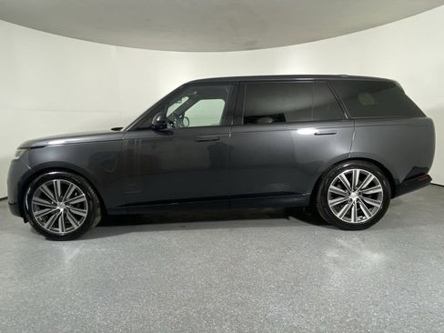 Used 2023 Land Rover Range Rover Long Wheelbase SE image 8