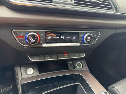 Used 2021 Audi Q5 2.0T Premium Plus w/ Premium Plus Package AWD/4WD image 23