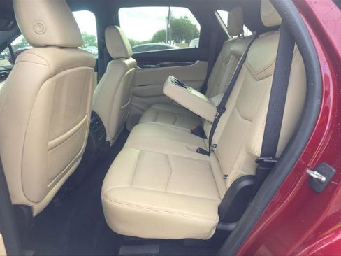 Used 2018 Cadillac XT5 Luxury w/ Driver Awareness Package FWD image 7