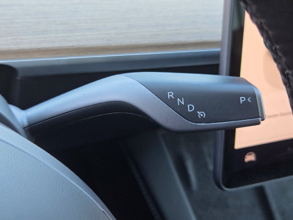 Used 2023 Tesla Model Y 2WD image 22
