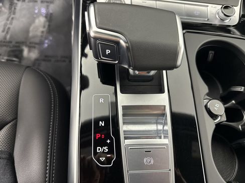 Used 2025 Audi Q7 3.0T Premium Plus w/ Premium Plus Package AWD/4WD image 23