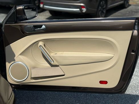 Used 2013 Volkswagen Beetle TDI FWD image 39