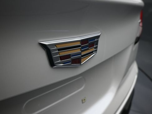 Used 2022 Cadillac XT4 Premium Luxury w/ Enhanced Visibility Package image 13