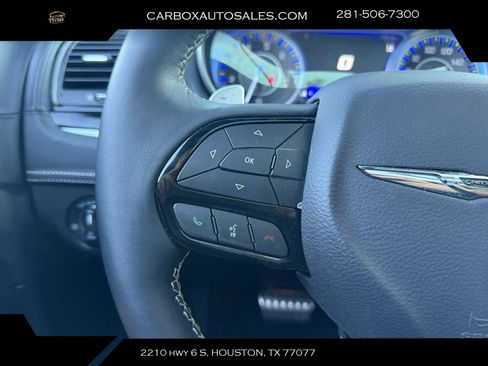 Used 2023 Chrysler 300 C RWD image 11