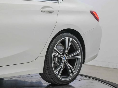 Used 2022 BMW 330i Sedan w/ Driving Assistance Package image 11