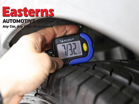 Used 2023 Chrysler Voyager LX FWD image 27