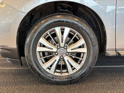 Used 2020 Nissan Pathfinder SL AWD/4WD image 12