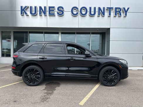 Used 2025 Lincoln Corsair Reserve w/ Jet Appearance Package image 5