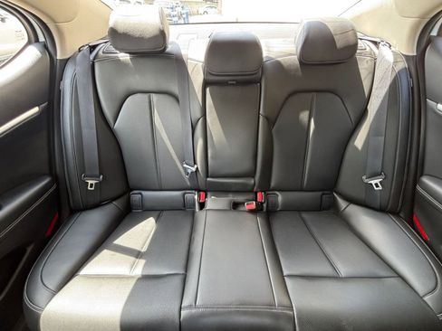 Used 2025 Genesis G70 2.5T image 38