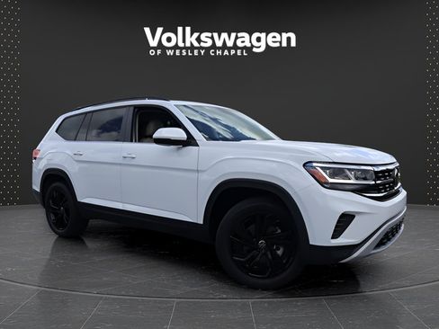 Used 2023 Volkswagen Atlas SE w/ Black Wheel Package FWD image 1