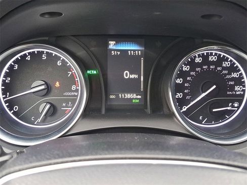 Used 2019 Toyota Camry SE image 25