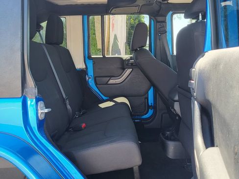 Used 2015 Jeep Wrangler Unlimited Sport w/ Quick Order Package 24S AWD/4WD image 23