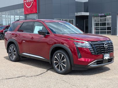 New 2026 Nissan Pathfinder Platinum w/ Cargo Package