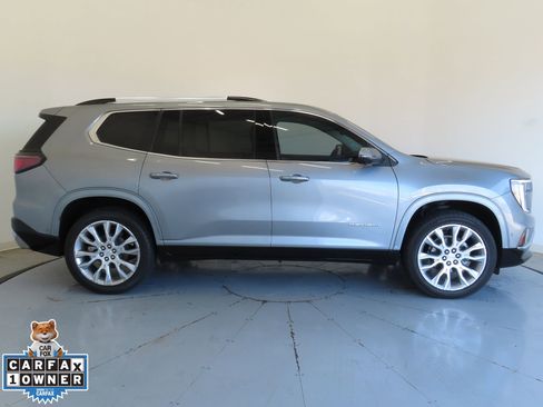 Used 2025 GMC Acadia Denali w/ Super Cruise Package image 2