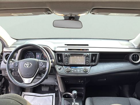 Used 2018 Toyota RAV4 XLE w/ Plus Extra Value Package FWD image 27