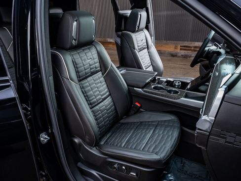 Used 2026 Cadillac Escalade V image 31