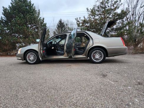 Used 2011 Cadillac DTS Luxury image 13