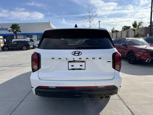 Used 2024 Hyundai Palisade Calligraphy image 6