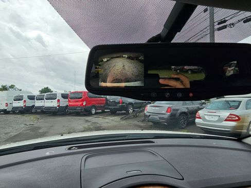 Used 2010 Buick Enclave CXL FWD image 11
