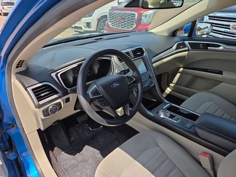 Used 2020 Ford Fusion SE FWD image 9