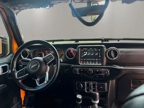 Used 2021 Jeep Gladiator Overland AWD/4WD image 14
