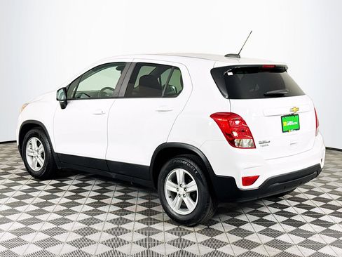 Used 2021 Chevrolet Trax LS w/ Tint and Cruise Package FWD image 6