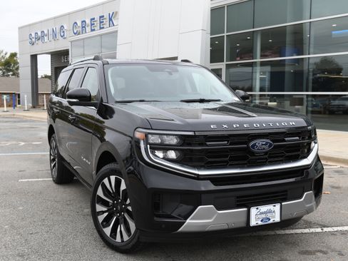 New 2025 Ford Expedition Platinum w/ Driver's Package image 9