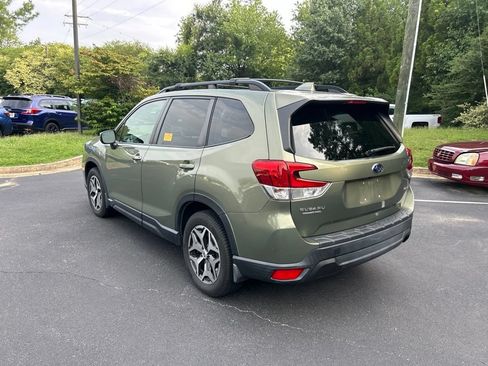 Used 2019 Subaru Forester Premium w/ All-Weather Package AWD/4WD image 6