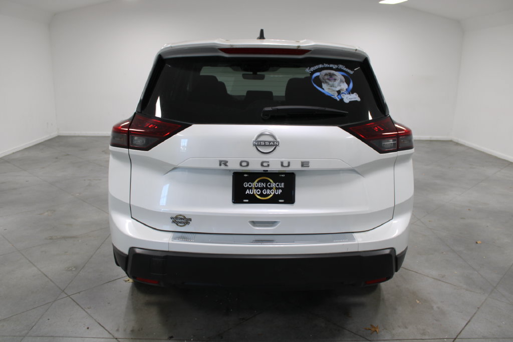 Used 2026 Nissan Rogue SV w/ Cold Weather Package FWD image 8