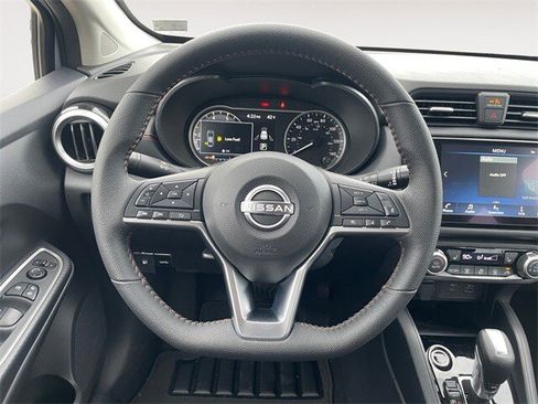 New 2025 Nissan Versa SR w/ Trunk Package image 12
