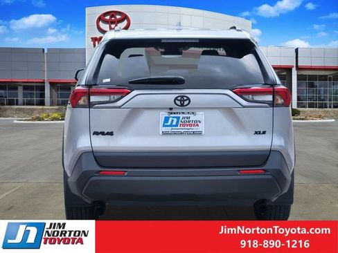 Used 2025 Toyota RAV4 XLE Premium FWD image 7