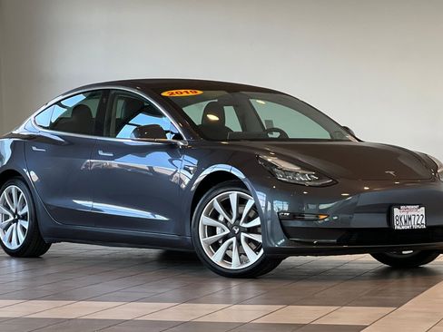 Used 2019 Tesla Model 3 Long Range image 2