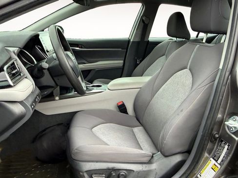 Used 2023 Toyota Camry LE image 11