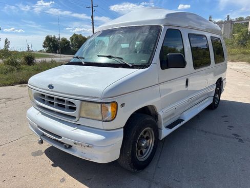 Used 1999 Ford E-250 and Econoline 250 image 4