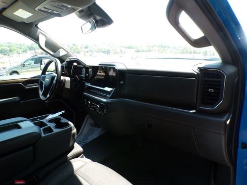 Used 2023 Chevrolet Silverado 1500 LT w/ Z71 Off-Road Package AWD/4WD image 14